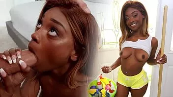 play Hete zwarte meid accepteert haar kleren uit te doen om naakt te werken - ebony porno