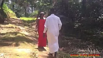 play रेवरेंड फादर-कॉट फक्किंग एक अफ्रीकी देवी पर अपने रास्ते पर इंजीलवाद - उसके आकर्षण ने उसे पकड़ा और उसने उसे जंगल में बहकाया और उसे कट्टर पीटने पर बकवास किया
