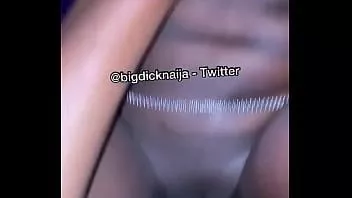 تشغيل إنها تريد قضيبًا كبيرًا لكنها لا تعرف كيف تتعامل معها