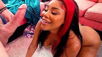 play Linda gata negra com peitos grandes chupa um grande pau branco