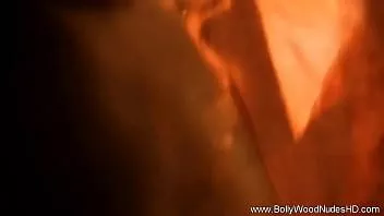 Reproducir Hermosa y sensual chica amante de bollywood
