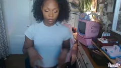 play Spectacolul intim al lui Vanniall - Transgirl de abanos cu un penis mare