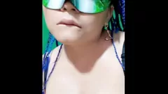Reproduzir Sensual Latina Vixen em lingerie satisfaz fantasias sexuais com homens gostosos
