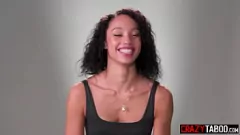 play Ebony Teen Alexis Tae's solo masturbatie met seksspeelgoed