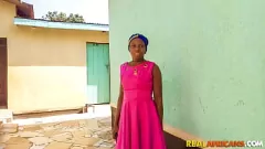 Odtwórz Ebony Dinner Lady bierze dużego czarnego kutasa na smaczną ucztę