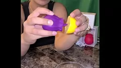 Oynat The Jollies LLC'nin Sahibi Bayan Jollies, Oyuncak İncelemeleri ve Akıllara durgunluk veren Orgazmlara Nasıl Ulaşılacağı Konusunda Uzmanlığını Paylaşıyor