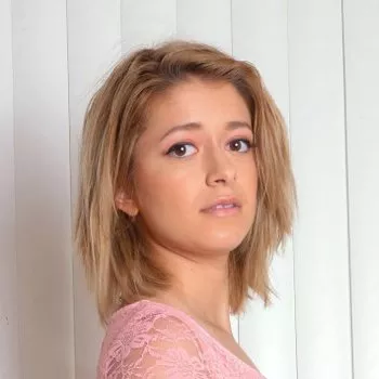 ポルノスター Izzy Bell