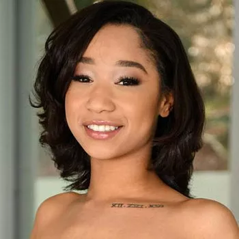 अभिनेता Alicia Reign